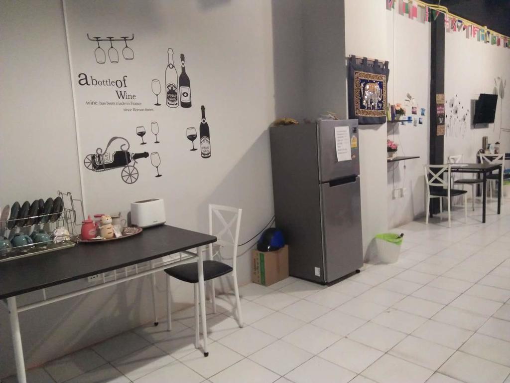 The Galiness International Backpacker Hostel Phuket Patong Bagian luar foto