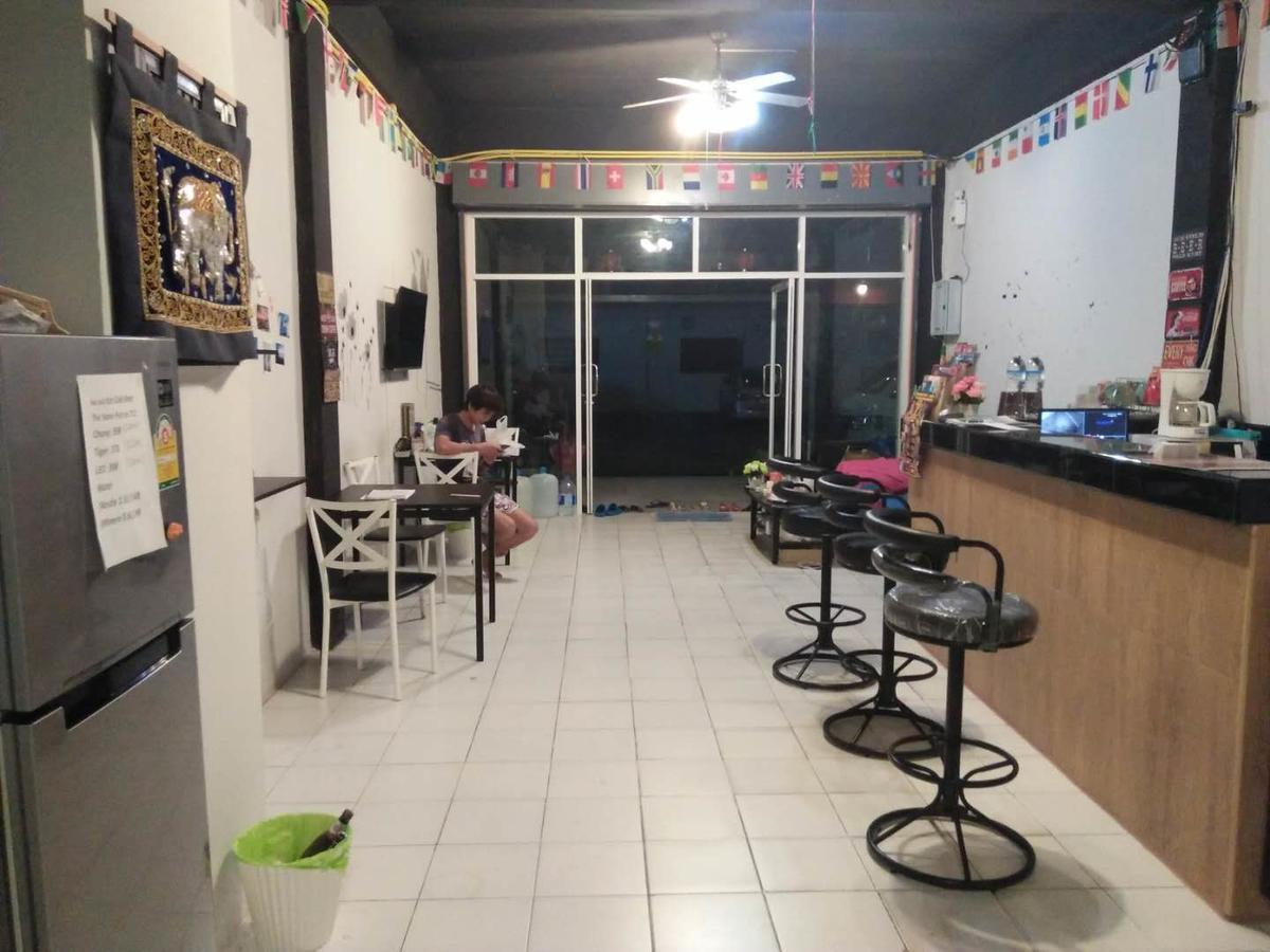 The Galiness International Backpacker Hostel Phuket Patong Bagian luar foto